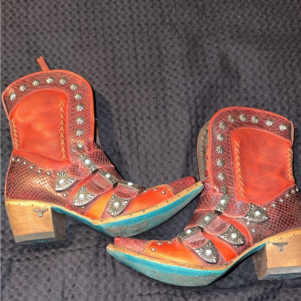 Lane Women's Red Heeled Western Boots